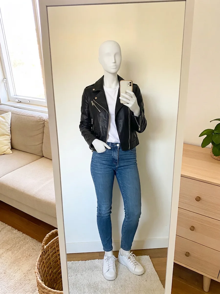 Nachher: dasselbe Outfit an einer neutralen Figur, Gesicht entfernt